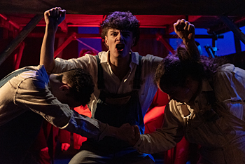 Animal_Farm
      (AnimalFarm_Dress_008.jpg)