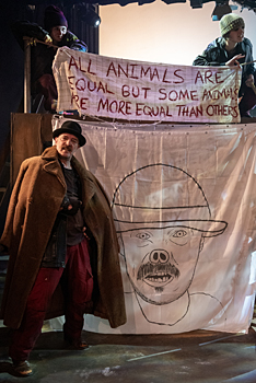 Animal_Farm
      (AnimalFarm_Dress_049.jpg)