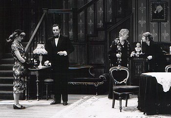 Arsenic_and_Old_Lace_-_1990
      (aol1.jpg)