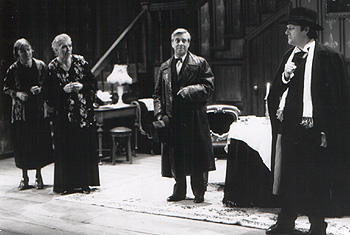 Arsenic_and_Old_Lace_-_1990
      (aol3.jpg)