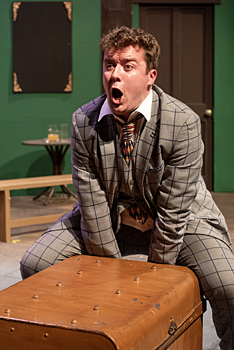 One_Man__Two_Guvnors
      (OneManTwoGuvnors_Dress_013.jpg)