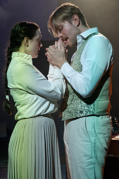 Summer_and_Smoke
      (SummerandSmoke_Dress_023.jpg)