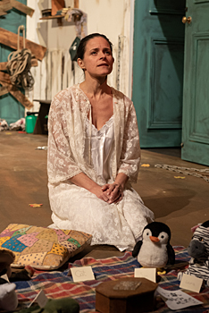 The_Cage_Protects_Me
      (TheCageProtectsMe_Dress_016.jpg)